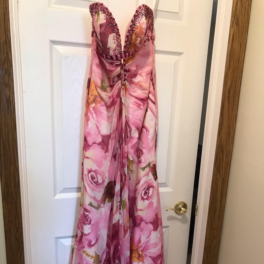 Beautiful floral Alyce prom dress. Worn only once!